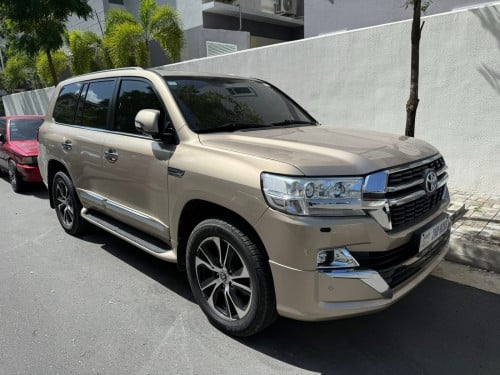 Land Cruiser 2012 ឡាននៅថ្មីស្អាត