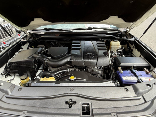 Land Cruiser 2012 ឡាននៅថ្មីស្អាត