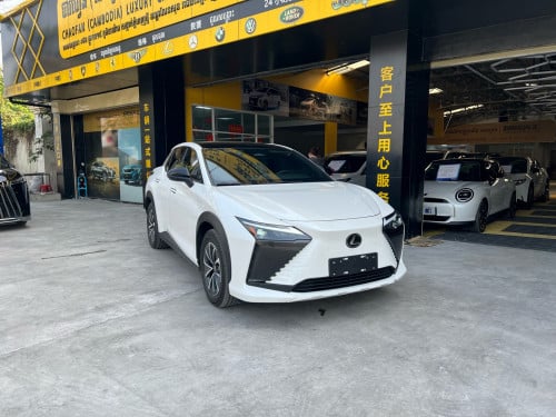 LEXUS RZ450e EV 2023