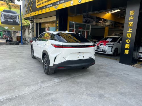 LEXUS RZ450e EV 2023
