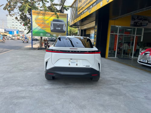 LEXUS RZ450e EV 2023