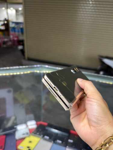 Samsung Fold W24 Edition CH Sim2 Ram12GB HD512GB Phone Condition 97% , បារ៉តអេក្រង់ក្នុងបន្តិច