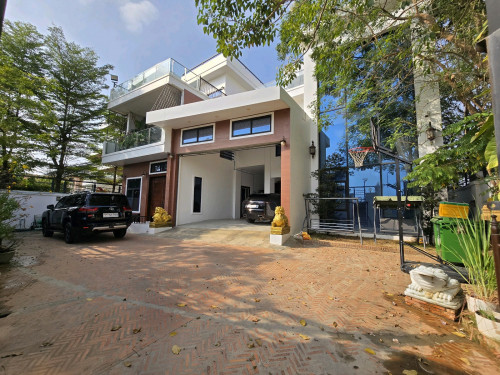 Villa Corner
