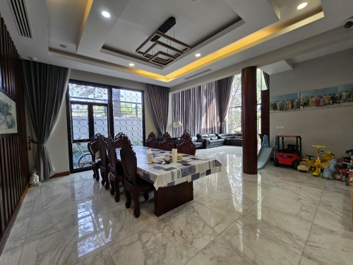 Villa Corner