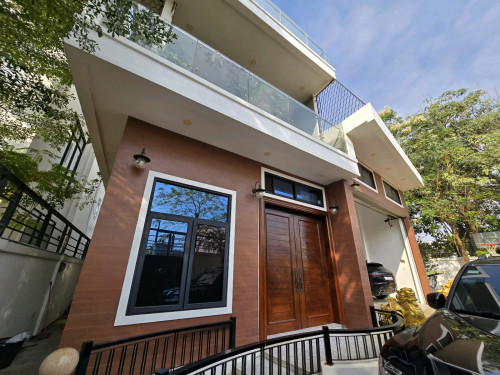 Villa Corner