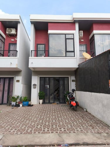 ផ្ទះសល់ចំហៀងលក់បន្ទាន់នៅម្តុំមុខបុរីរំចេកទួលពង្រ