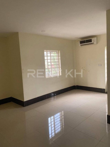 វីឡាសម្រាប់ជួលនៅសែនសុខ/ Single Villa for Rent at Khan Sen Sok
