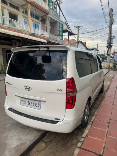 រថយន្តStarex 12កៅអី សម្រាប់ជួល មានតៃកុង