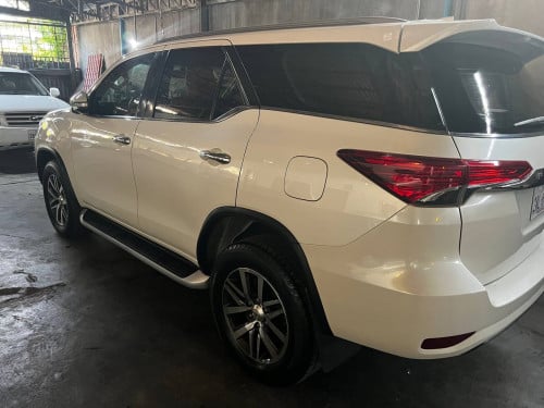 រថយន្តសម្រាប់ជួល Toyota Fortuner 2017 Daily, Weekly, Monthly, Yearly