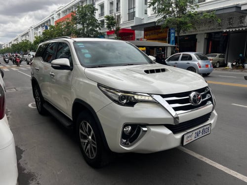 រថយន្តសម្រាប់ជួល Toyota Fortuner 2017 Daily, Weekly, Monthly, Yearly