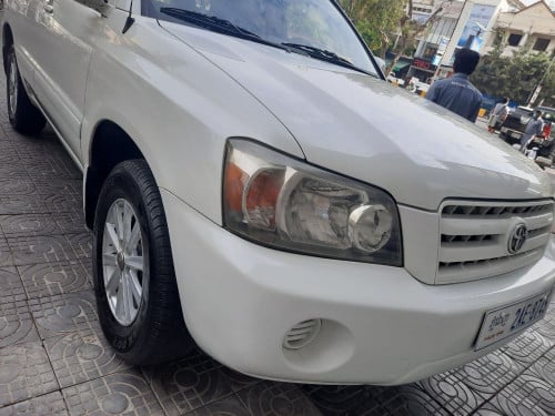 រថយន្តសម្រាប់ជួល Toyota Highlander 2003 Daily, Weekly, Monthly, Yearly