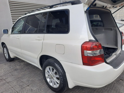 រថយន្តសម្រាប់ជួល Toyota Highlander 2003 Daily, Weekly, Monthly, Yearly