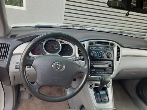 រថយន្តសម្រាប់ជួល Toyota Highlander 2003 Daily, Weekly, Monthly, Yearly