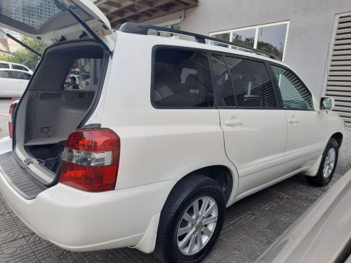 រថយន្តសម្រាប់ជួល Toyota Highlander 2003 Daily, Weekly, Monthly, Yearly
