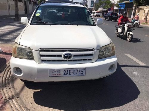 រថយន្តសម្រាប់ជួល Toyota Highlander 2003 Daily, Weekly, Monthly, Yearly
