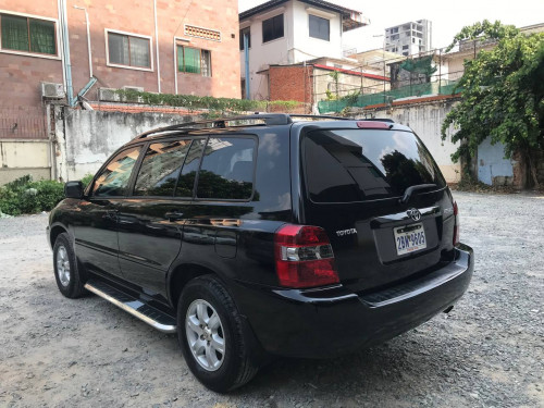 រថយន្តសម្រាប់ជួល Toyota Highlander 2005 Daily, Weekly, Monthly, Yearly