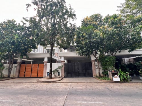 វីឡាភ្លោះ(Twin A Villa)សម្រាប់លក់🏡• ទីតាំង បុរី ប៉េង ហួត 60m