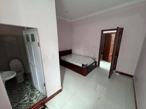 House 15room 2000$