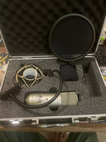 Huxley pro studios