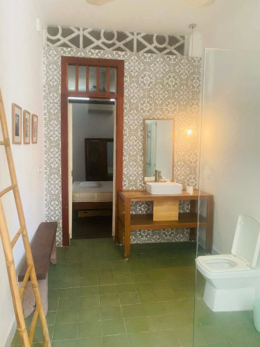 located near Phsar Kandal at Riverside.