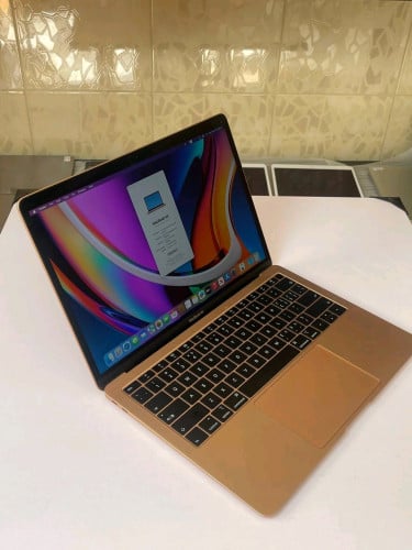 Macbook Airឆ្នាំ 2018 Rose gold