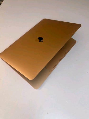 Macbook Airឆ្នាំ 2018 Rose gold