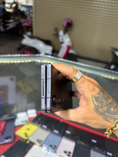 Samsung Fold 4 Black Company Sim2 Ram12GB HD256GB Phone Condition 97% , ខូចអេក្រង់ក្នុង