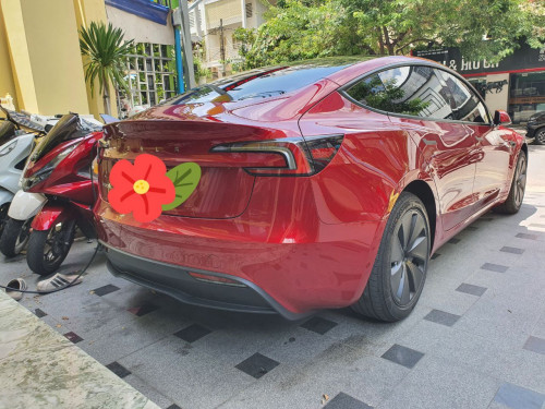 Tesla Model 3 សម្រាប់ជួល​ (Yearly,Monthly,Weekly,Daily)
