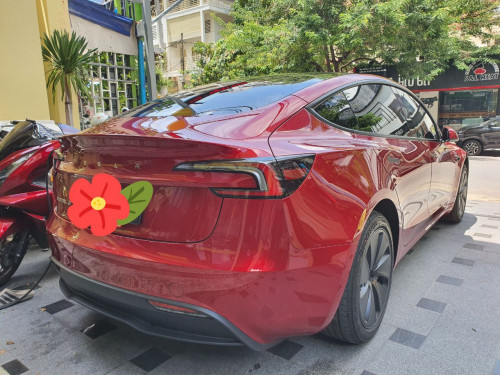Tesla Model 3 សម្រាប់ជួល​ (Yearly,Monthly,Weekly,Daily)