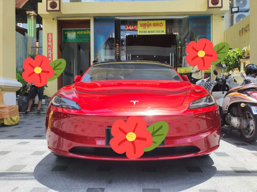 Tesla Model 3 សម្រាប់ជួល​ (Yearly,Monthly,Weekly,Daily)