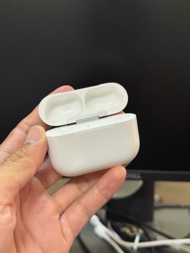 ប្រអប់កាស​ AirPod Pro 3