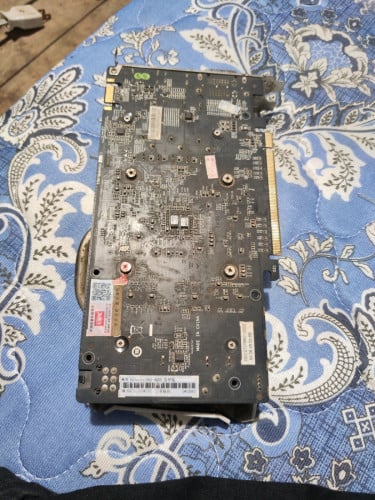 លក់ vga 960 4g វាដំណើរការប៉ុន្តែអត់ចេញរូប
