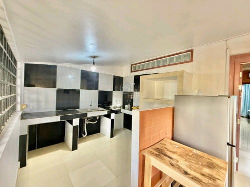 2 bedrooms house for rent available to view now located in Salakomreuk