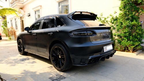 2018 Porsche Macan (8 buttons full options)