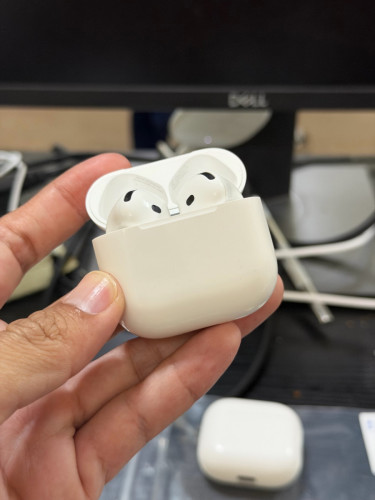 AirPod 4 97-98%๐ :โ แแแแถแโ แแแแขแแโ แแนแโ แแแแถแแโ แแถแโ