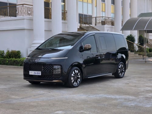 HYUNDAI STARIA 9seat Full optionប្រើបាន14500km