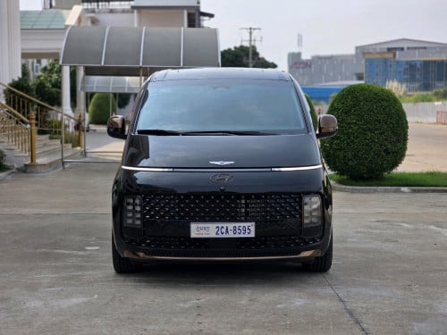 HYUNDAI STARIA 9seat Full optionប្រើបាន14500km