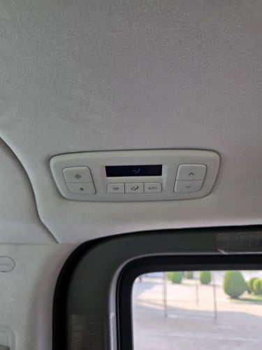 HYUNDAI STARIA 9seat Full optionប្រើបាន14500km