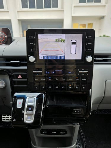 HYUNDAI STARIA 9seat Full optionប្រើបាន14500km