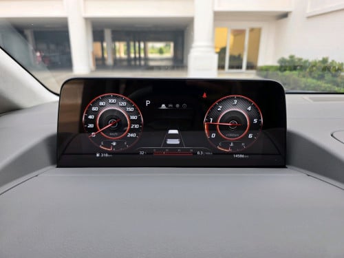HYUNDAI STARIA 9seat Full optionប្រើបាន14500km