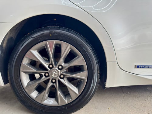 LEXUS ES300H Full Premium ឆ្នាំ 2013 ពណ៍ស ក្នុងលឿង
