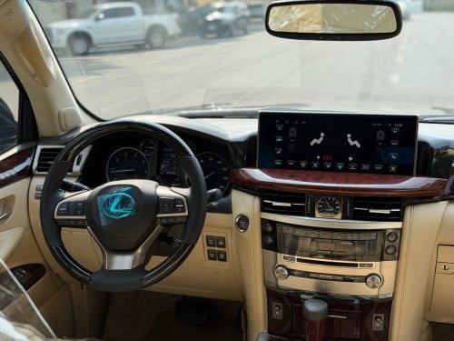 Lexus LX570 ឆ្នាំ2013 ឡើង2021 Kuro ធានាឡានស្អាត