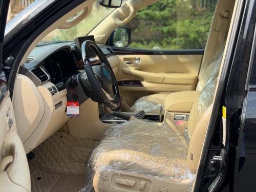 Lexus LX570 ឆ្នាំ2013 ឡើង2021 Kuro ធានាឡានស្អាត