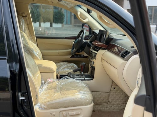 Lexus LX570 ឆ្នាំ2013 ឡើង2021 Kuro ធានាឡានស្អាត