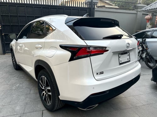 Sale Lexus NX200T ឆ្នាំ​2016​ up F-Sport ក្រដាស​ពន្ធ​