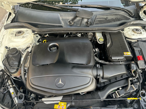 Sale Mercedes Benz CLA250 AMG ឆ្នាំ​2015​ស្មាតឃី​ ក្រដាស​ពន្ធ​