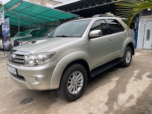 Toyota Fortuner 2008