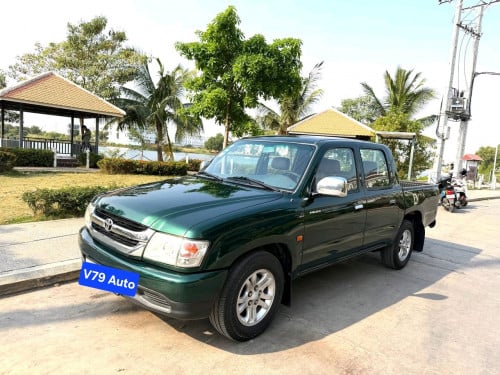 Toyota Hilux Tiger 2002 ម៉ាស៊ូត នៅសំនុំស៊ីន