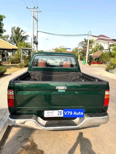 Toyota Hilux Tiger 2002 ម៉ាស៊ូត នៅសំនុំស៊ីន
