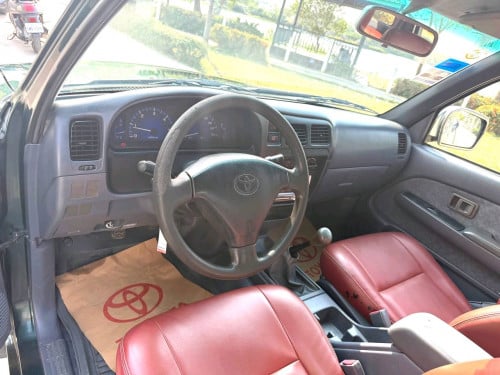 Toyota Hilux Tiger 2002 ម៉ាស៊ូត នៅសំនុំស៊ីន
